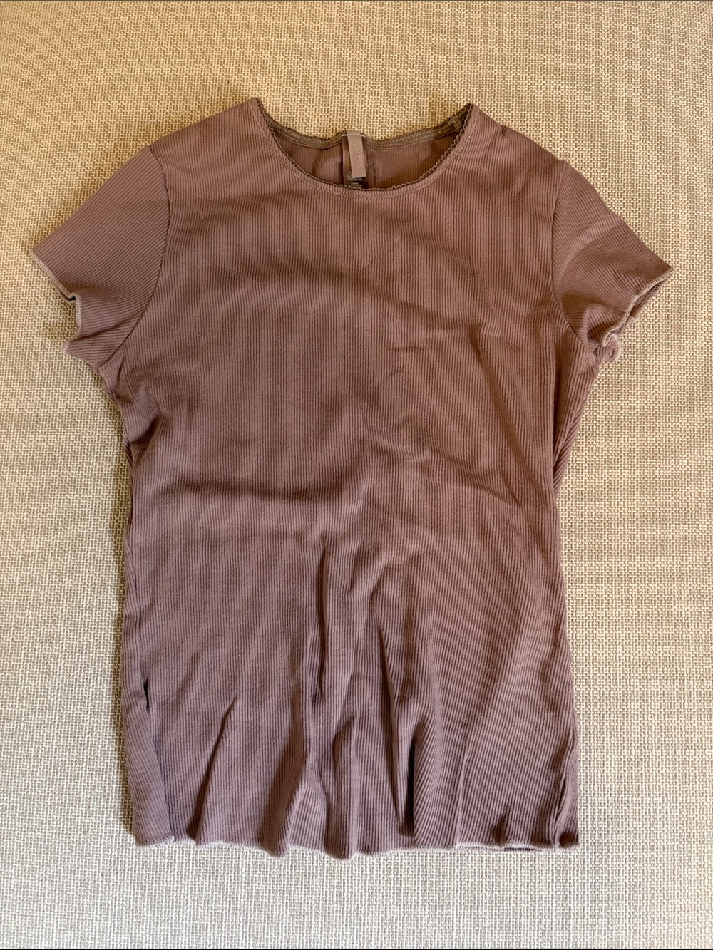SKIMS Short-Sleeve Ribbed Tee in Mauve Brown
